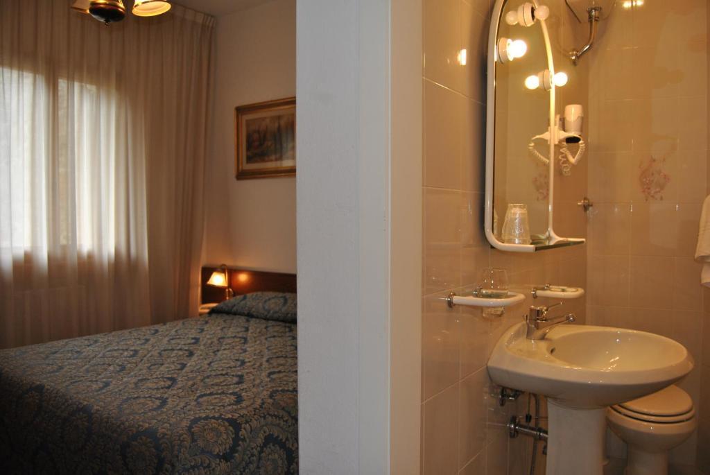 Hotel Archimede Reggello Δωμάτιο φωτογραφία